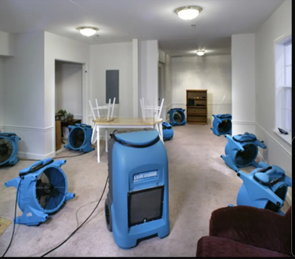 Air movers and dehumidifier setup for Water Extraction & Removal in Columbia City